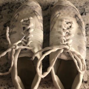 Nfinity vengeance cheer shoes